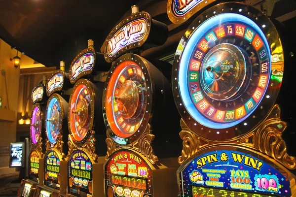 gbo303 slot mobile app interface showing sportsbook and live-dealer options